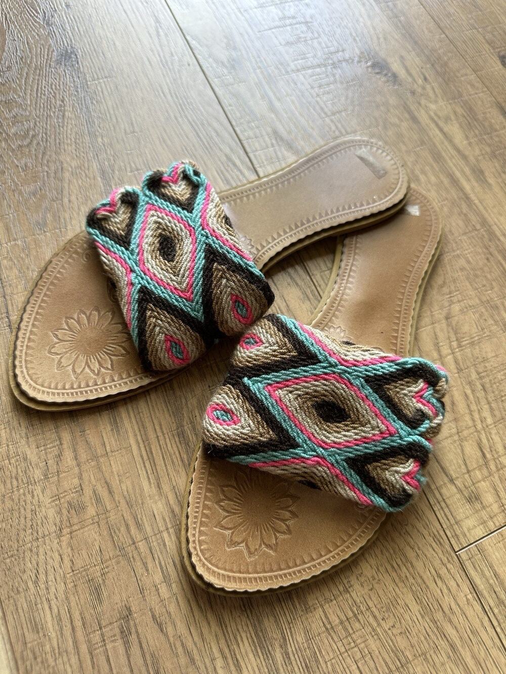 Katico Ladies Size 8 Woven Colorful Sandals Casual Summer Travel Flats Hippie